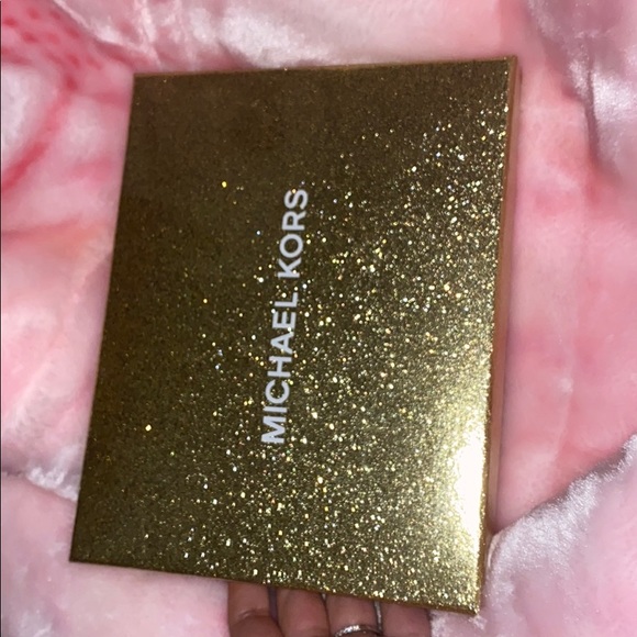 Michael Kors card holder and key chain set - Picture 6 of 7